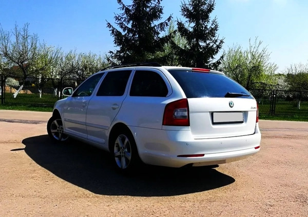 Skoda Octavia cena 26900 przebieg: 260000, rok produkcji 2011 z Oświęcim małe 121